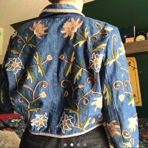 ✨SOLD✨Vintage Embroidered Jacket